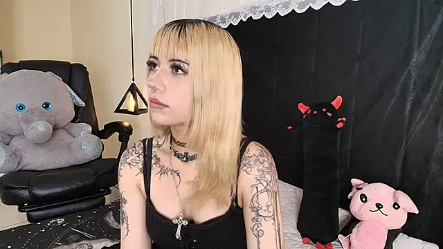 IvyBelle  online show from April 15, 2026, 11:27 am