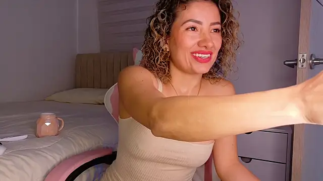 Nicolblossom1 online show from November 11, 2025, 3:07 pm