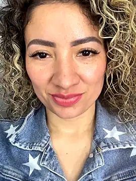 Nicolblossom1 online show from November 17, 2025, 3:27 pm