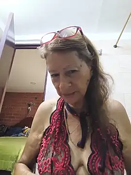 Snapshot of MaryLunne chatting on May 24, 2026, 10:20 pm MaryLunne online show from May 24, 2026, 10:20 pm