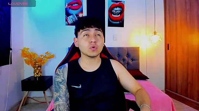 Snapshot of Nicolas_James_Sc chatting on February 18, 2026, 2:02 pm Nicolas James Sc online show from February 18, 2026, 2:02 pm