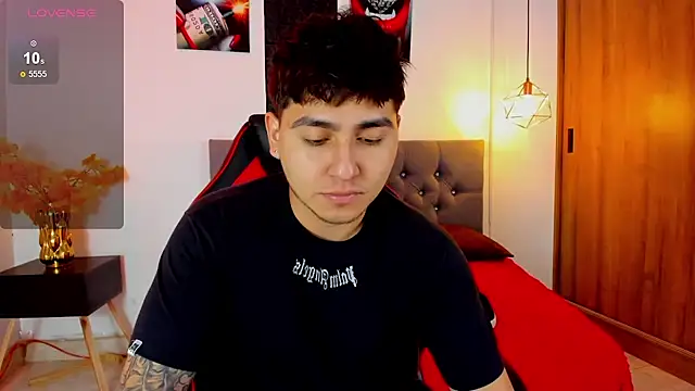 Nicolas James Sc online show from December 15, 2025, 1:39 pm