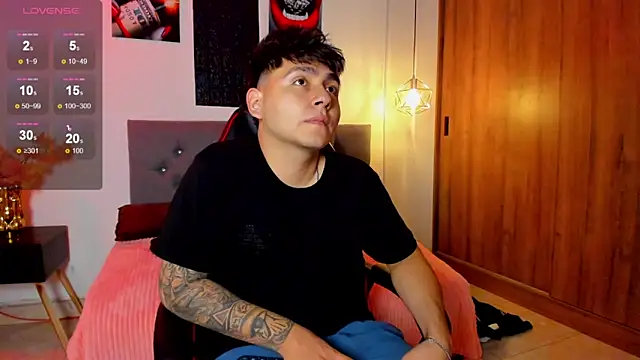 Snapshot of Nicolas_James_Sc chatting on February 26, 2026, 2:17 pm Nicolas James Sc online show from February 26, 2026, 2:17 pm