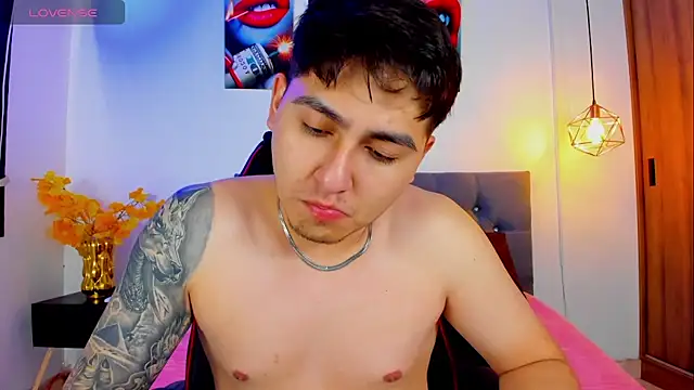 Nicolas James Sc online show from November 26, 2025, 1:44 pm