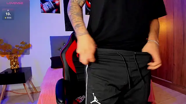 Snapshot of Nicolas_James_Sc chatting on February 28, 2026, 1:22 pm Nicolas James Sc online show from February 28, 2026, 1:22 pm