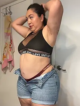 Snapshot of latina_curvy22 chatting on May 10, 2026, 7:38 pm latina curvy22 online show from May 10, 2026, 7:38 pm