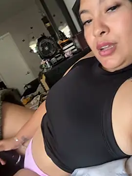 Snapshot of latina_curvy22 chatting on May 18, 2026, 7:29 pm latina curvy22 online show from May 18, 2026, 7:29 pm