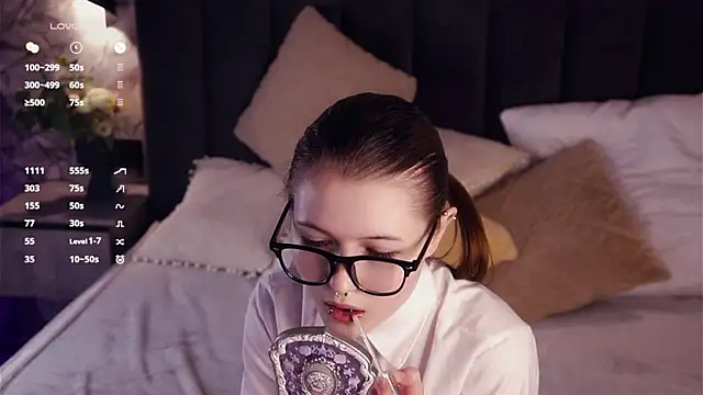 LynHillaire online show from April 9, 2026, 12:33 pm