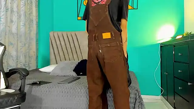 Snapshot of Maikol_Ortiz chatting on March 3, 2026, 1:07 pm Maikol Ortiz online show from March 3, 2026, 1:07 pm