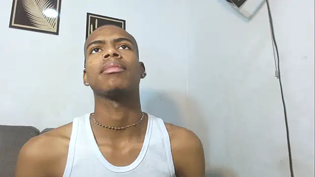 criss zuri online show from September 22, 2025, 11:27 am