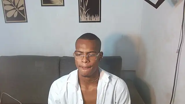 criss zuri online show from September 26, 2025, 11:28 am