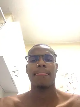 Snapshot of criss_zuri chatting on February 6, 2026, 12:23 pm criss zuri online show from February 6, 2026, 12:23 pm