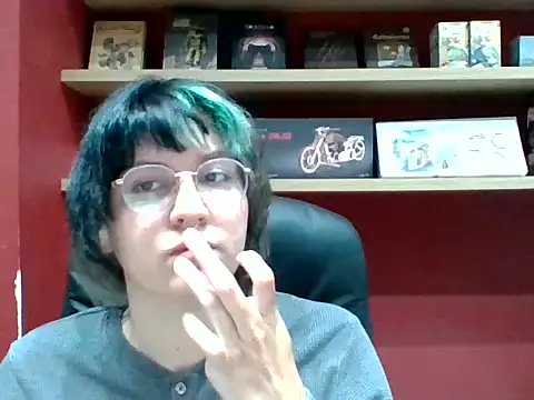 Froggyinthebox online show from June 3, 2026, 10:36 pm