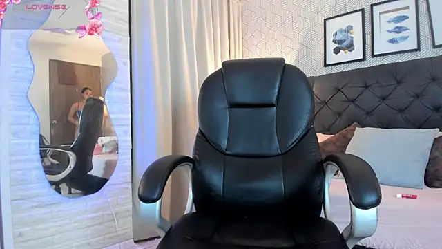 sophie  blare online show from September 13, 2025, 8:09 pm