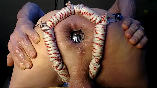 Snapshot of BiglovelyXXL chatting on February 7, 2026, 3:42 pm BiglovelyXXL online show from February 7, 2026, 3:42 pm