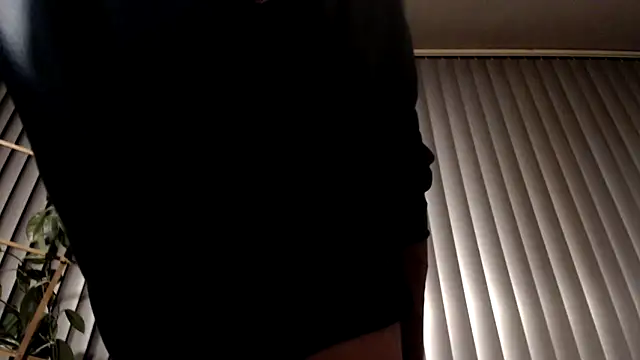 Snapshot of BiglovelyXXL chatting on September 28, 2025, 12:28 am BiglovelyXXL online show from September 28, 2025, 12:28 am