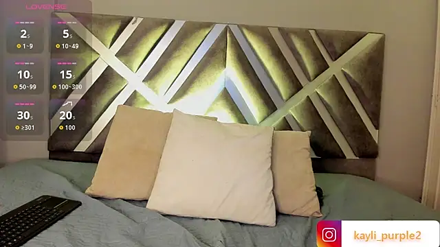 kaylii purple online show from October 11, 2025, 4:13 am