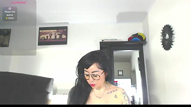 Vicky hotmilf online show from October 28, 2025, 1:43 pm