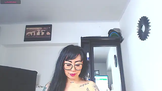 Vicky hotmilf online show from May 27, 2026, 1:07 pm