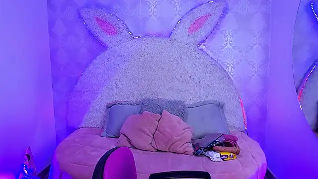 Snapshot of Gaby_louse chatting on February 11, 2026, 7:25 pm Gaby louse online show from February 11, 2026, 7:25 pm