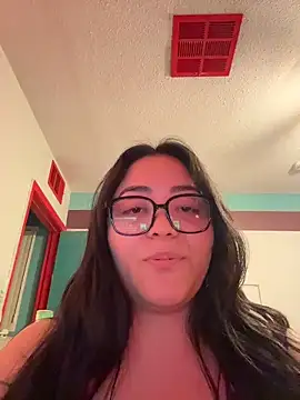 Snapshot of MyHoneyFrida chatting on June 13, 2026, 4:43 am MyHoneyFrida online show from June 13, 2026, 4:43 am