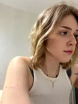 Snapshot of elliss_ chatting on November 19, 2025, 3:45 pm elliss online show from November 19, 2025, 3:45 pm