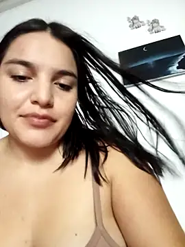 chloe 90 online show from October 15, 2025, 11:35 pm