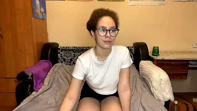 Snapshot of CarollNino chatting on September 28, 2025, 8:10 am CarollNino online show from September 28, 2025, 8:10 am