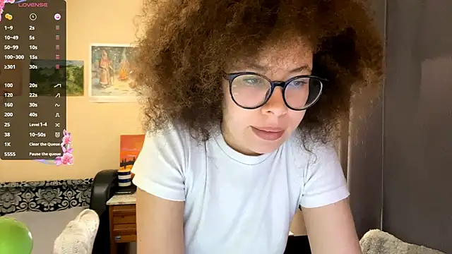 Snapshot of CarollNino chatting on September 17, 2025, 8:16 am CarollNino online show from September 17, 2025, 8:16 am