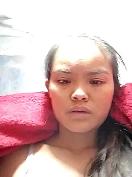 xinhxinhcute online show from November 3, 2025, 11:41 pm