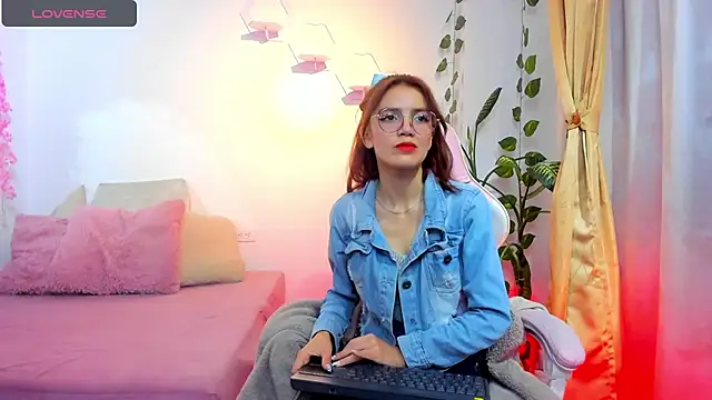 Jade22   online show from September 10, 2025, 1:10 pm