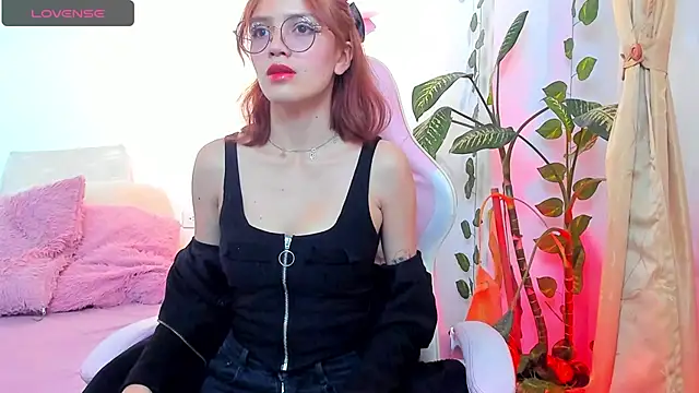 Jade22   online show from September 22, 2025, 2:12 pm