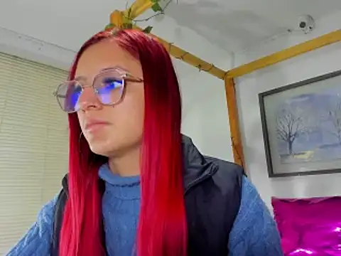 Vaiiolett  online show from November 28, 2025, 12:38 pm