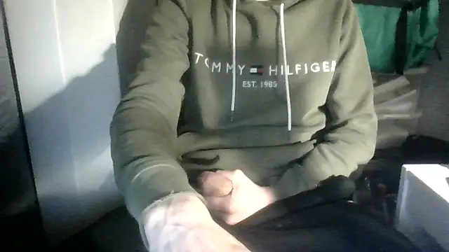 juju78jujuu online show from October 18, 2025, 5:42 am