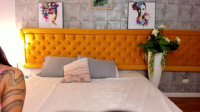 LiilithNova online show from November 18, 2025, 4:05 am