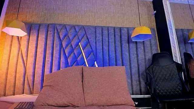 Boss Domiinator online show from October 16, 2025, 4:10 am