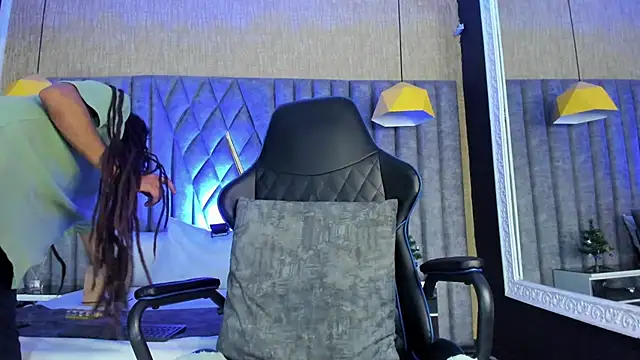 Boss Domiinator online show from December 14, 2025, 3:57 am