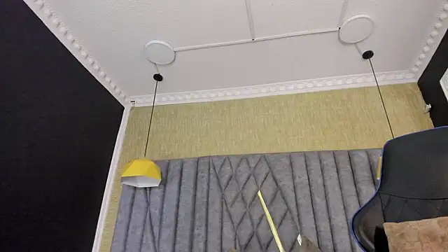 Boss Domiinator online show from November 30, 2025, 3:18 am