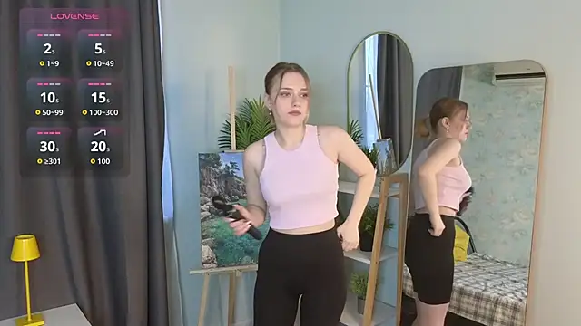 HollieCollelo online show from November 10, 2025, 3:11 am