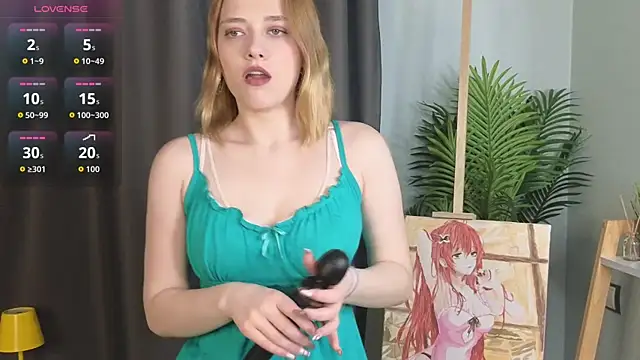 HollieCollelo online show from December 16, 2025, 3:11 am