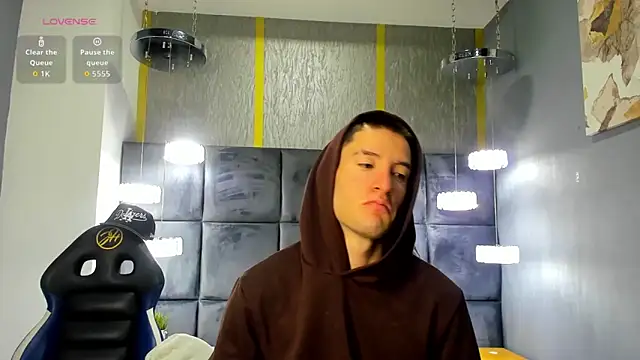 HunterHeat  online show from March 12, 2026, 11:36 am