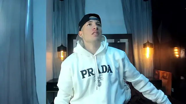 HunterHeat  online show from December 18, 2025, 12:09 pm