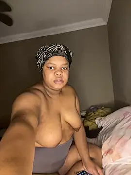 Snapshot of MamoM24 chatting on September 13, 2025, 11:43 am MamoM24 online show from September 13, 2025, 11:43 am