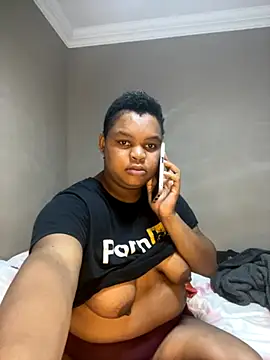 Snapshot of MamoM24 chatting on September 29, 2025, 8:43 am MamoM24 online show from September 29, 2025, 8:43 am