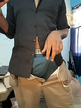 MeekBatgirl online show from November 26, 2025, 5:40 am