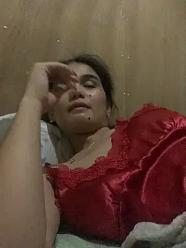 AngelHille online show from September 12, 2025, 6:51 pm