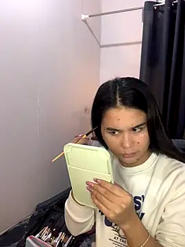 AngelHille online show from September 28, 2025, 3:41 pm