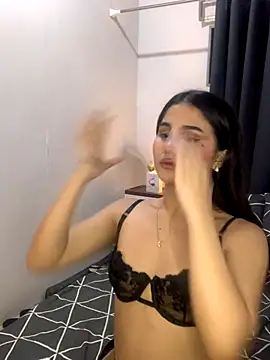 AngelHille online show from September 24, 2025, 4:57 pm