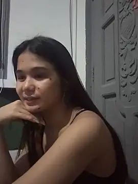 AngelHille online show from December 18, 2025, 12:09 pm