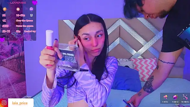 Snapshot of Laia_and_Damian chatting on October 3, 2025, 7:37 pm Laia and Damian online show from October 3, 2025, 7:37 pm